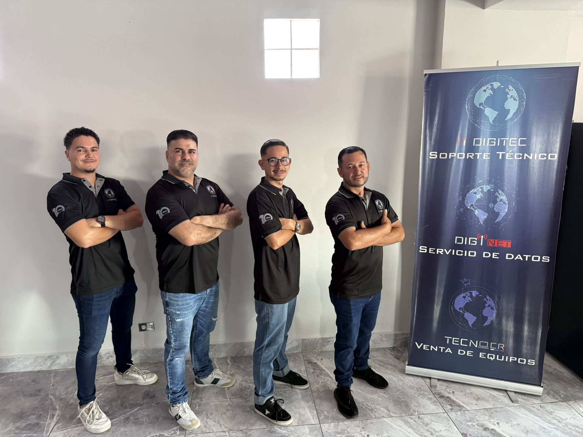 Equipo actual de IT DigiTEC junto a las divisiones de la Corporación
